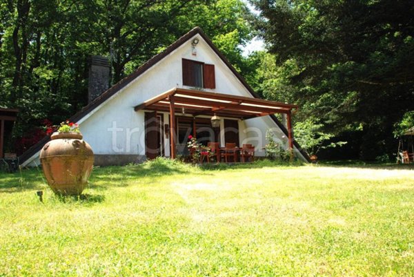 casa indipendente in vendita a Canepina