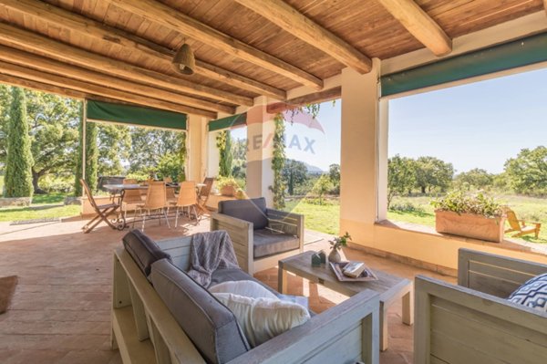 casa indipendente in vendita a Canino