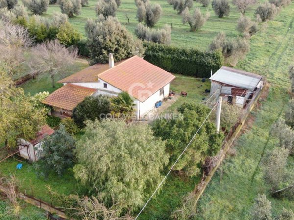 casa indipendente in vendita a Canino