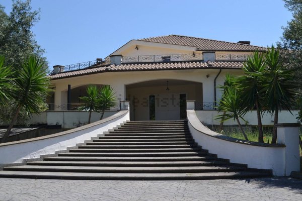casa indipendente in vendita a Canino