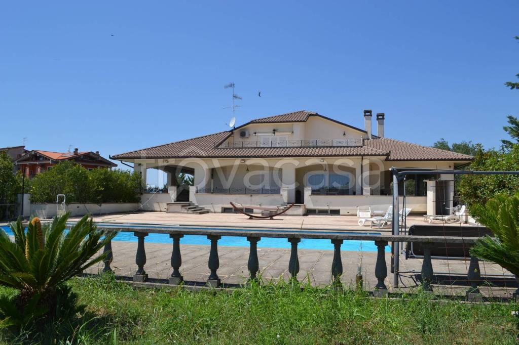 casa indipendente in vendita a Canino