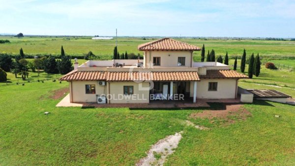casa indipendente in vendita a Canino