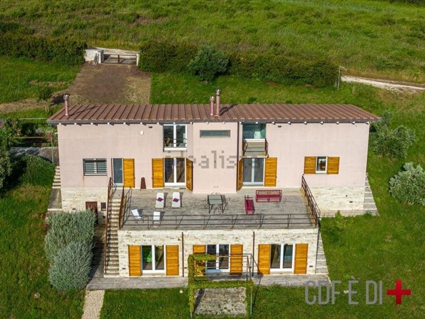 casa indipendente in vendita a Canino