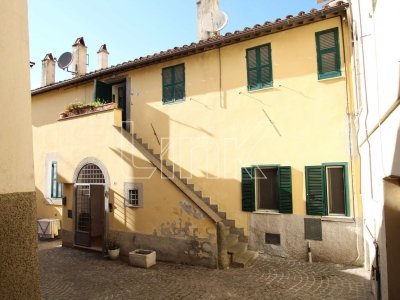 appartamento in vendita a Canino