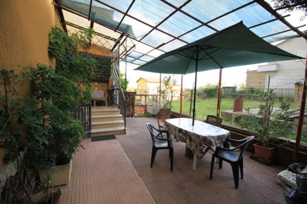 casa indipendente in vendita a Canino