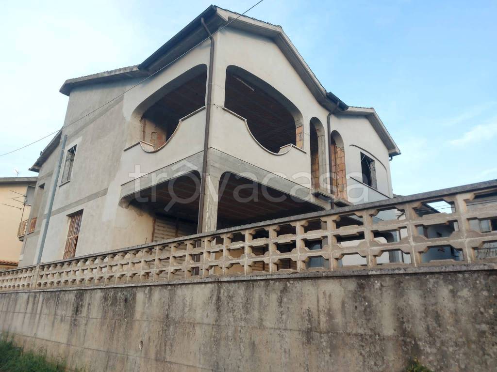 casa indipendente in vendita a Canino