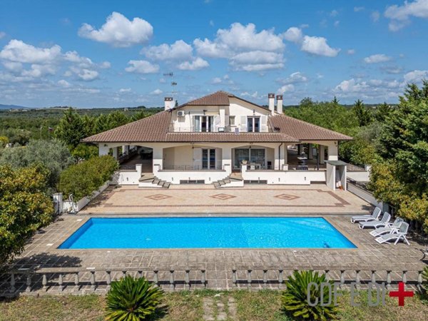 villa in vendita a Canino