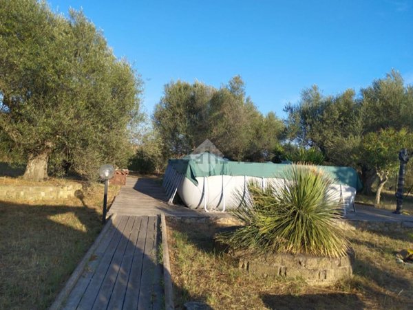 casa indipendente in vendita a Canino