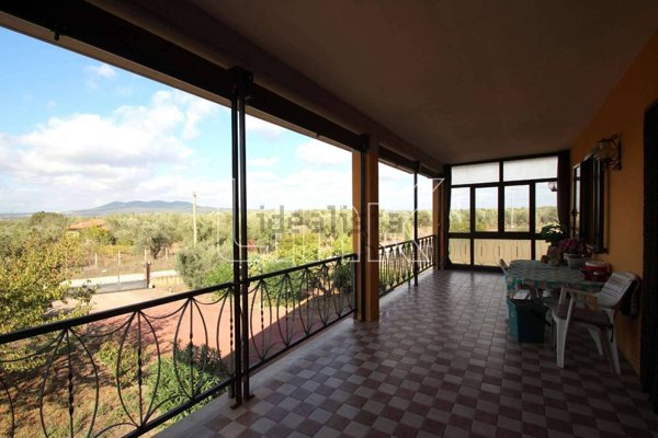 casa indipendente in vendita a Canino