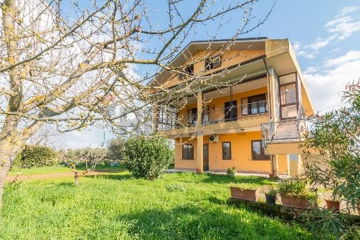 casa indipendente in vendita a Canino