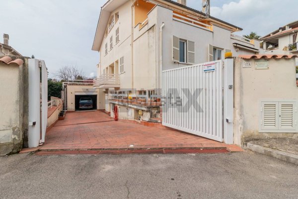 appartamento in vendita a Canino