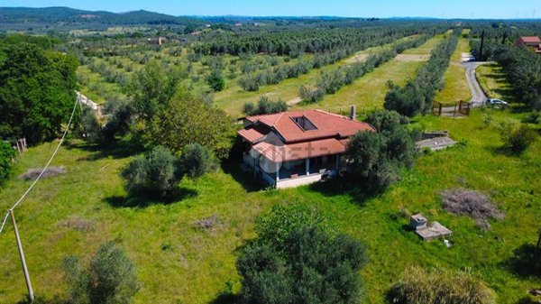 casa indipendente in vendita a Canino