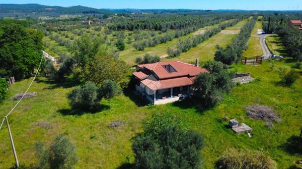 casa indipendente in vendita a Canino