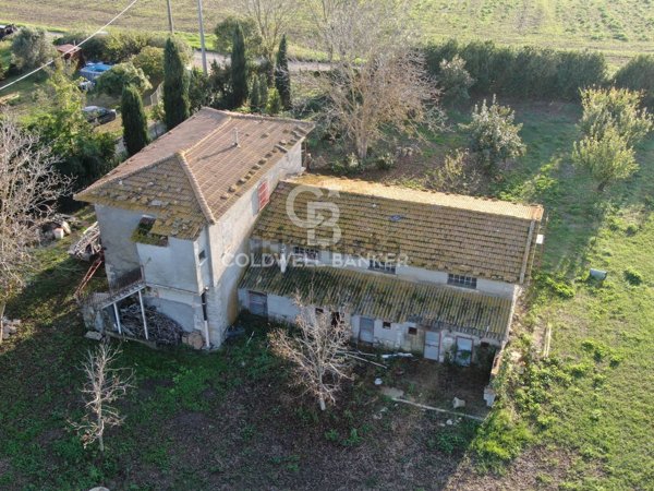 casa indipendente in vendita a Canino