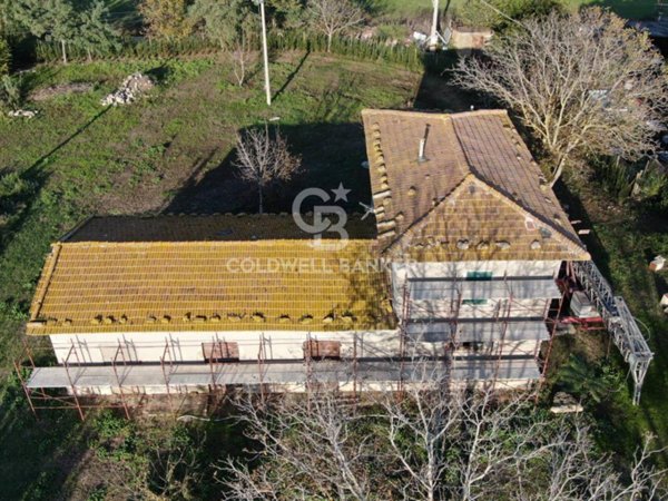 casa indipendente in vendita a Canino