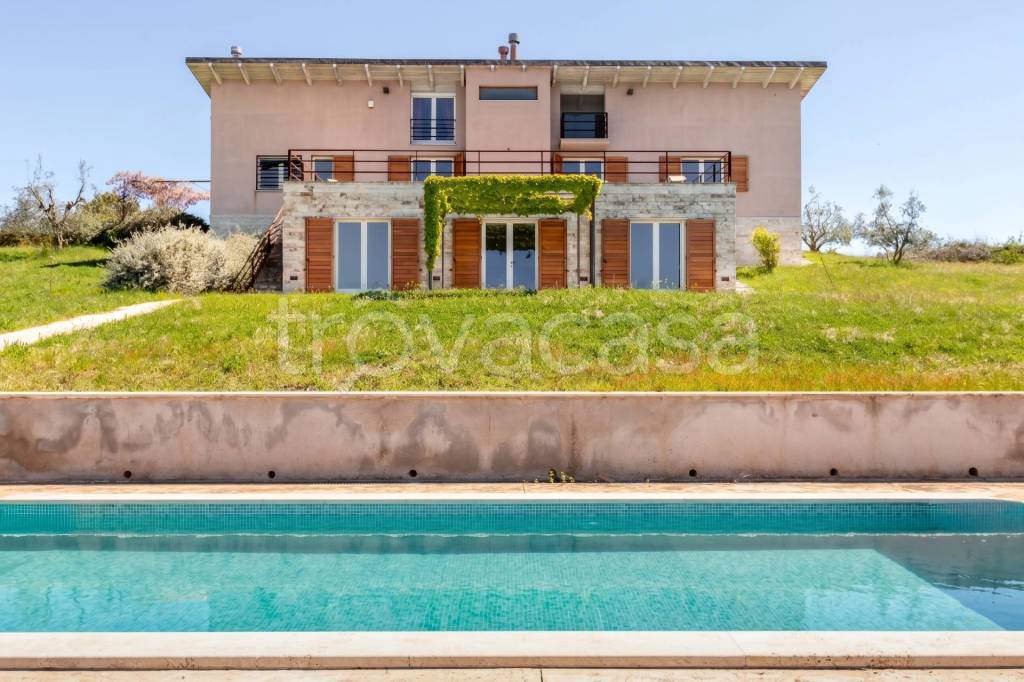 casa indipendente in vendita a Canino