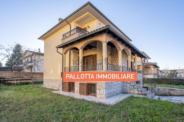 casa indipendente in vendita a Capodimonte