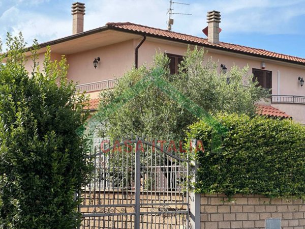 casa indipendente in vendita a Capodimonte