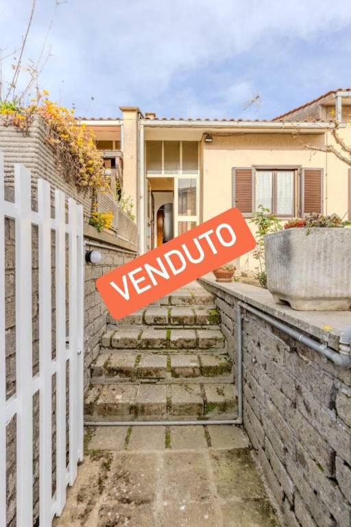 casa indipendente in vendita a Capodimonte