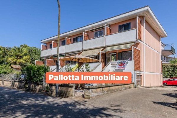 casa semindipendente in vendita a Capodimonte