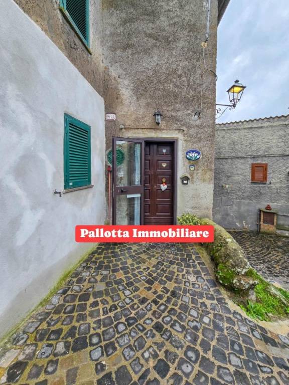 casa indipendente in vendita a Capodimonte
