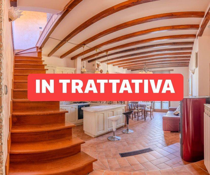 casa indipendente in vendita a Capodimonte