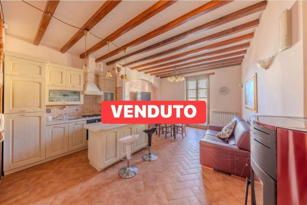 casa indipendente in vendita a Capodimonte
