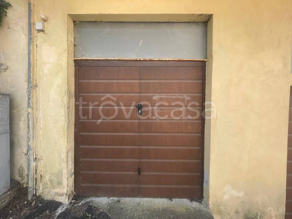 locale commerciale in vendita a Capodimonte