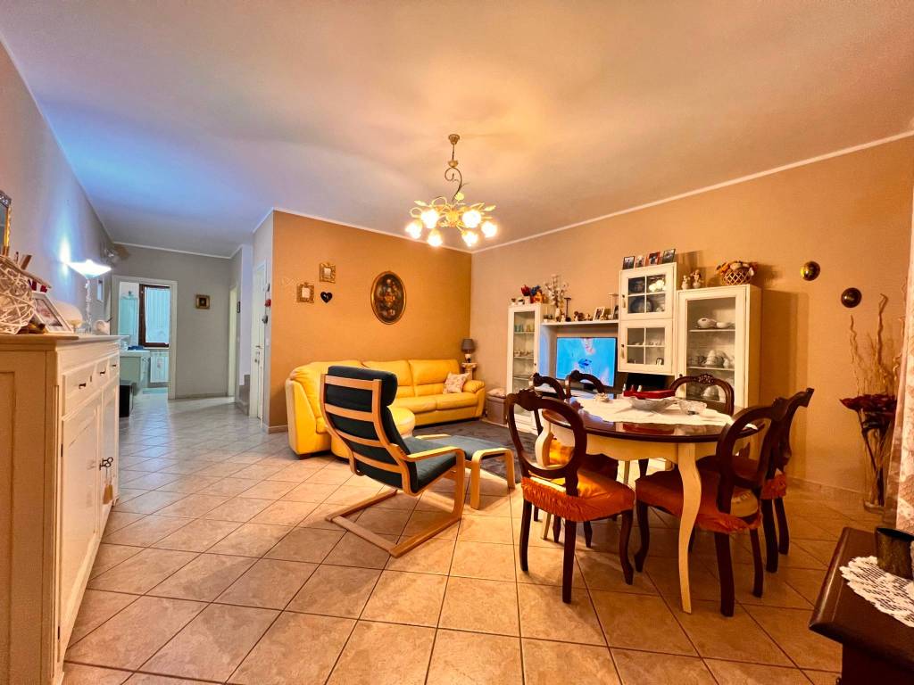 casa indipendente in vendita a Capodimonte