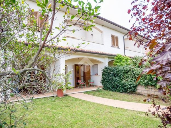 casa indipendente in vendita a Capodimonte