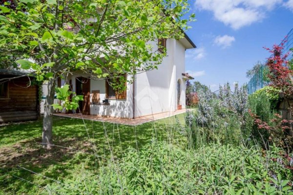 casa indipendente in vendita a Capodimonte