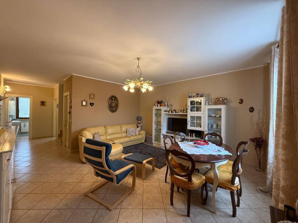 casa indipendente in vendita a Capodimonte