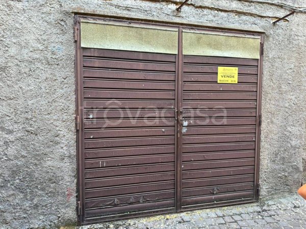 locale commerciale in vendita a Capodimonte