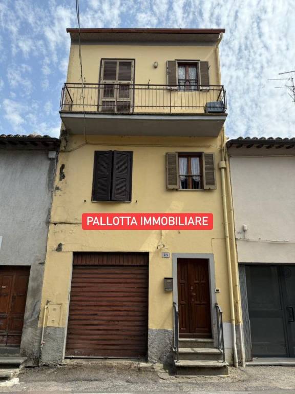 casa indipendente in vendita a Capodimonte