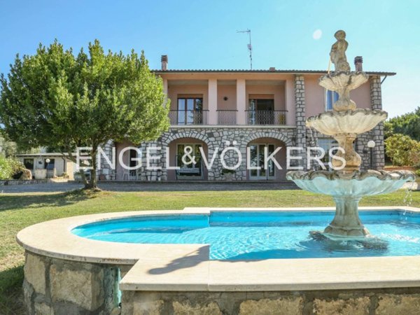 casa indipendente in vendita a Capodimonte