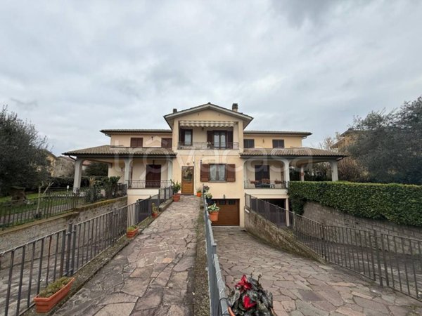 casa indipendente in vendita a Capodimonte