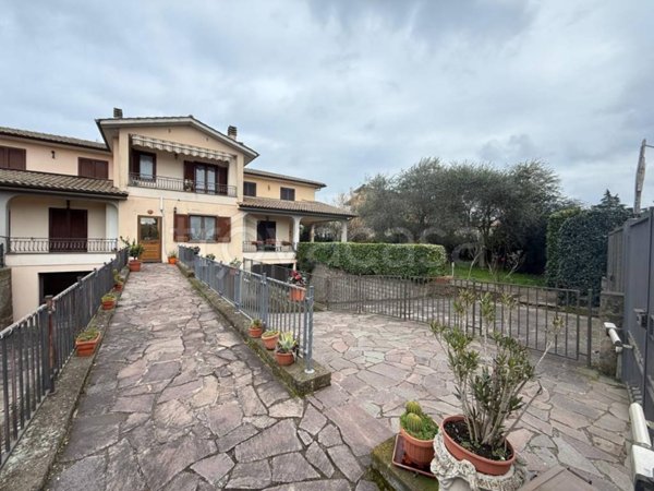casa indipendente in vendita a Capodimonte