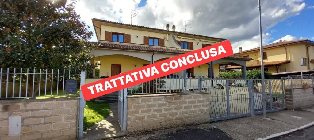 casa indipendente in vendita a Capodimonte