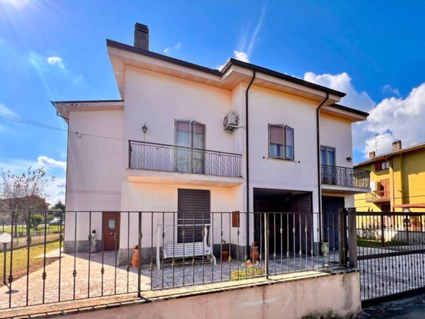 intera palazzina in vendita a Capodimonte