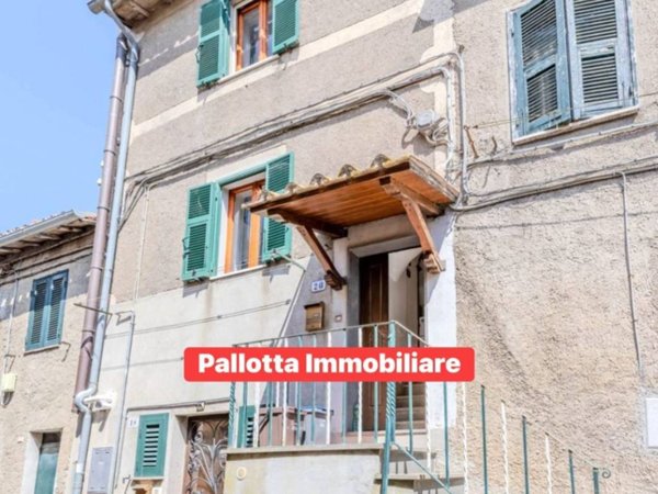 casa indipendente in vendita a Capodimonte