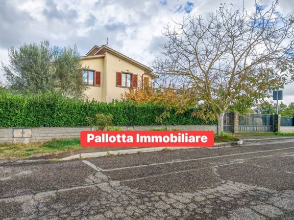 casa indipendente in vendita a Capodimonte