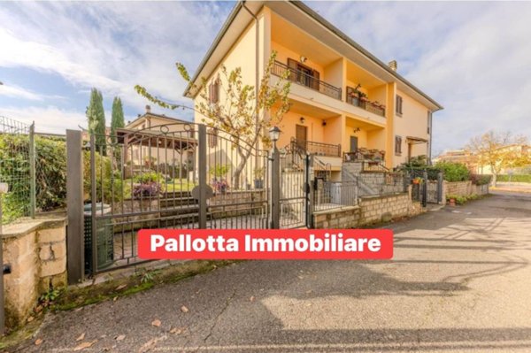 casa indipendente in vendita a Capodimonte