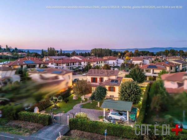 casa indipendente in vendita a Capodimonte