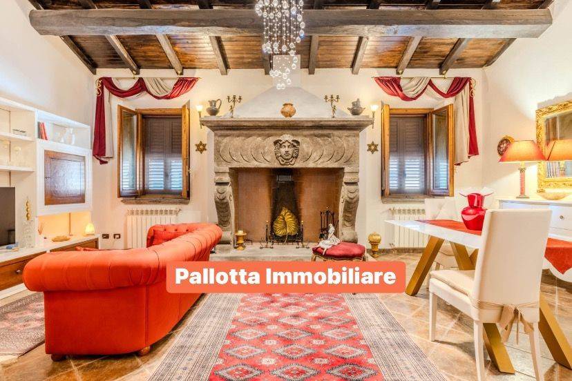 casa indipendente in vendita a Capodimonte