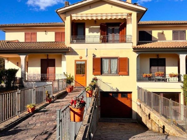 casa indipendente in vendita a Capodimonte