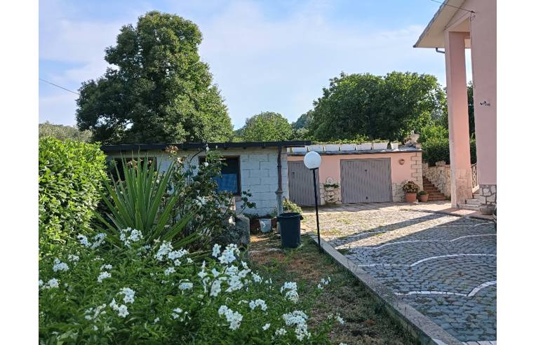 casa indipendente in vendita a Capodimonte