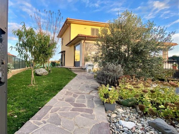casa indipendente in vendita a Capodimonte