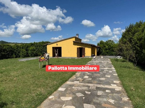 casa indipendente in vendita a Capodimonte