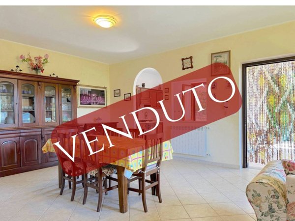 casa indipendente in vendita a Capodimonte