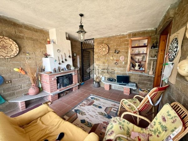 casa indipendente in vendita a Capodimonte